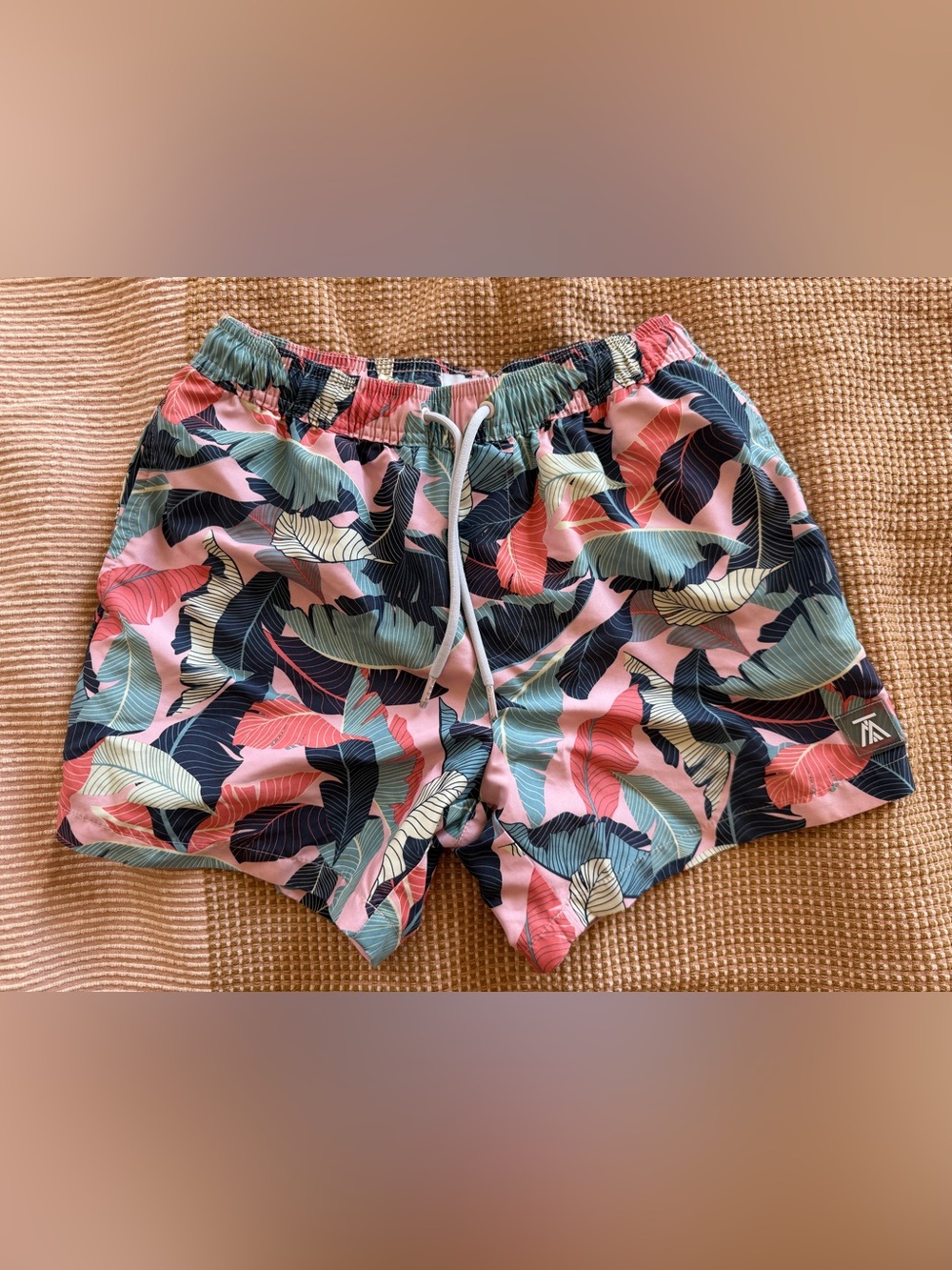 Topman Men's Tropical Leaf Swim Trunks in Pink, Green, Navy 5’’ inseam